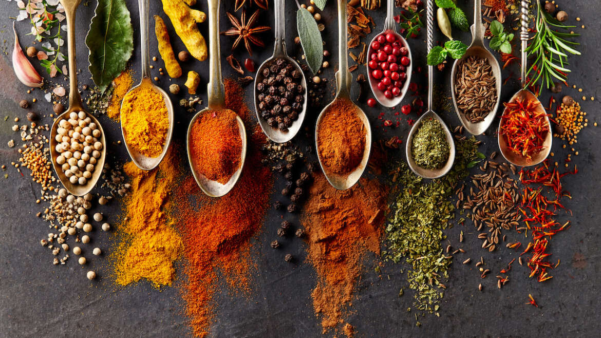 Le spezie in cucina. Rendono prezioso qualsiasi piatto e fanno bene alla salute